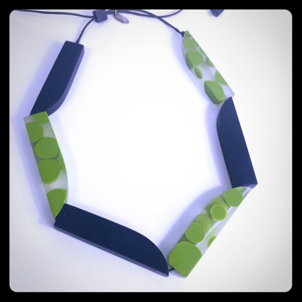 Resin adjustable necklace